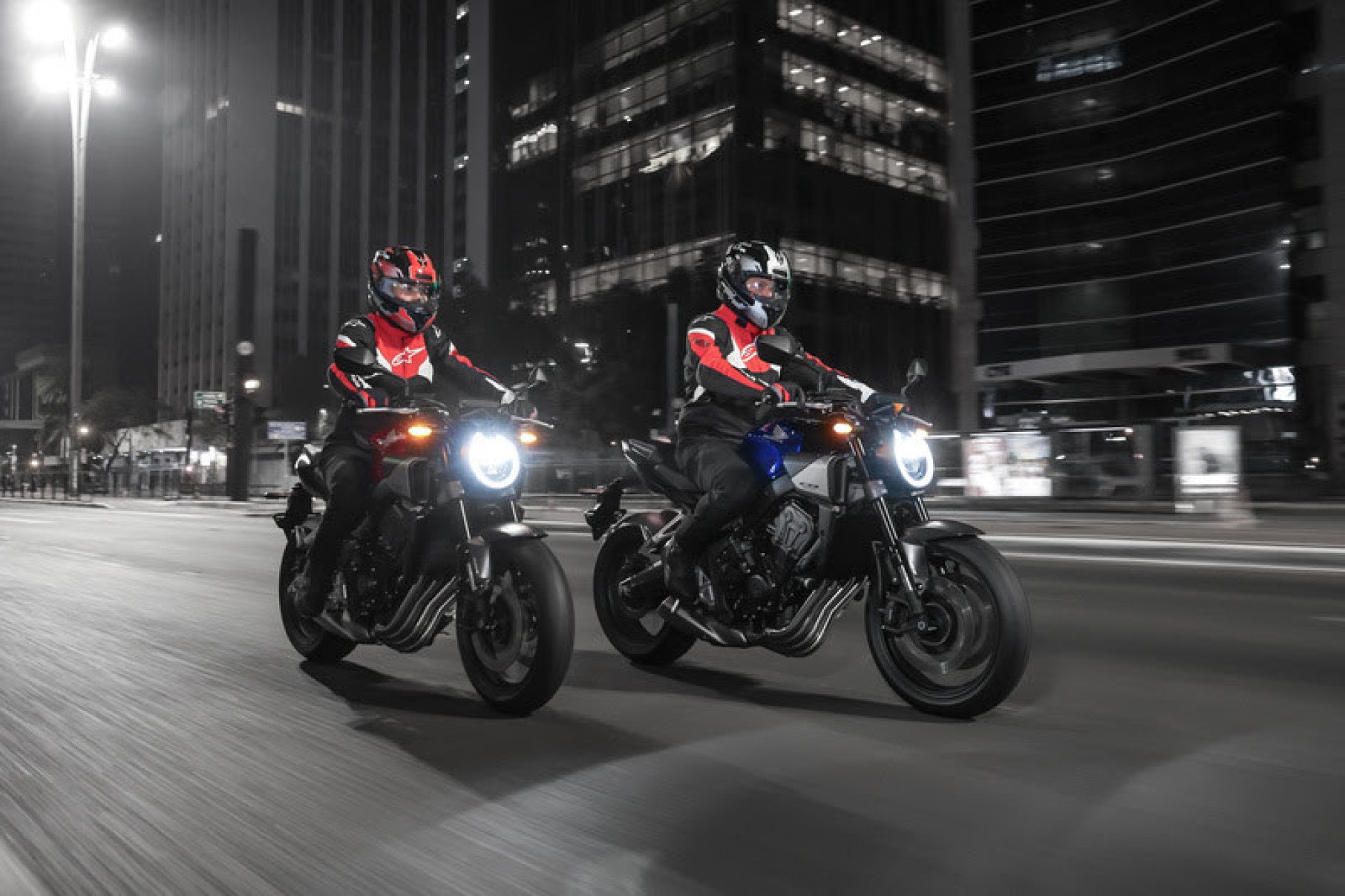 Honda CB 650R de 2026 tem sistema E-Clutch e está reestilizada 