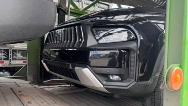 Fiat Toro Ranch 2026 com novo visual já em transporte para as concessionárias -  (crédito: Reprodução/@jailzomaciel/@gessnermotors/Instagram)