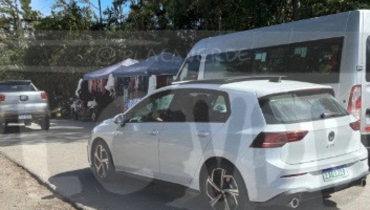 Volkswagen Golf GTI rodando em fase de testes em Campos do Jordão -  (crédito: Reprodução/Placa Verde)