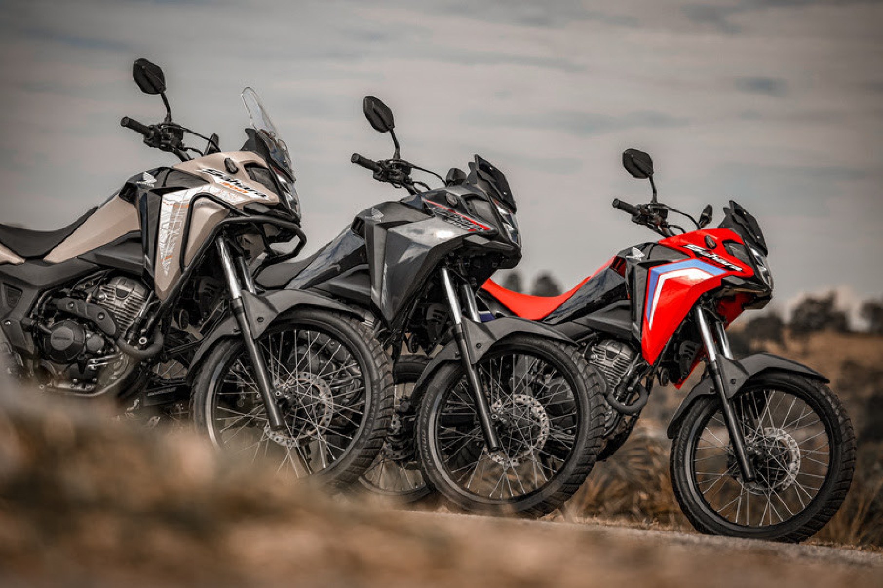 Honda XRE 300 Sahara ganha novas cores na linha 2026; veja preços