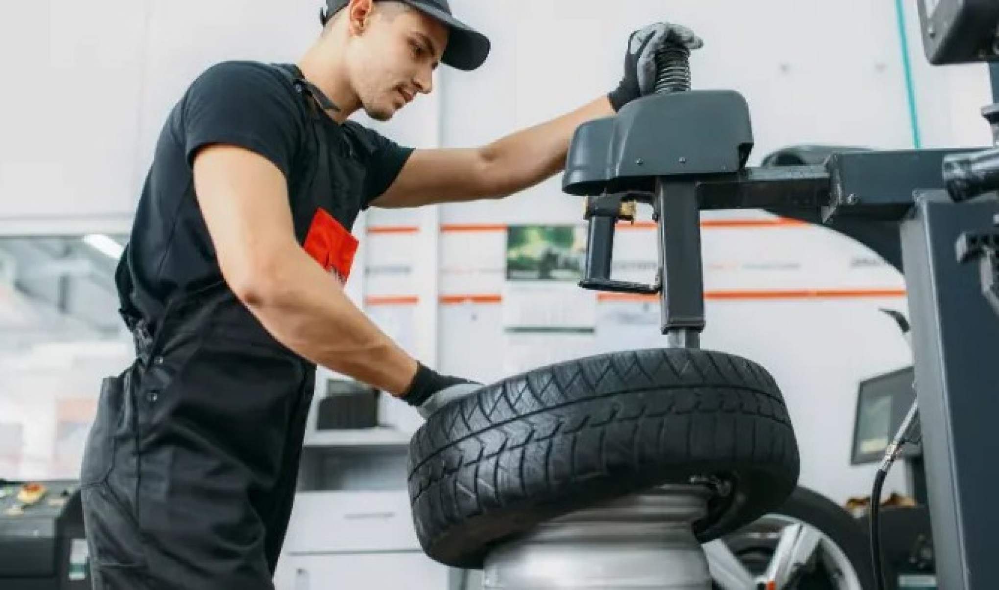 Quando lhe oferecerem para desempenar rodas, peça para verifica-las e caso não ache nenhuma anormalidade, recuse o serviço