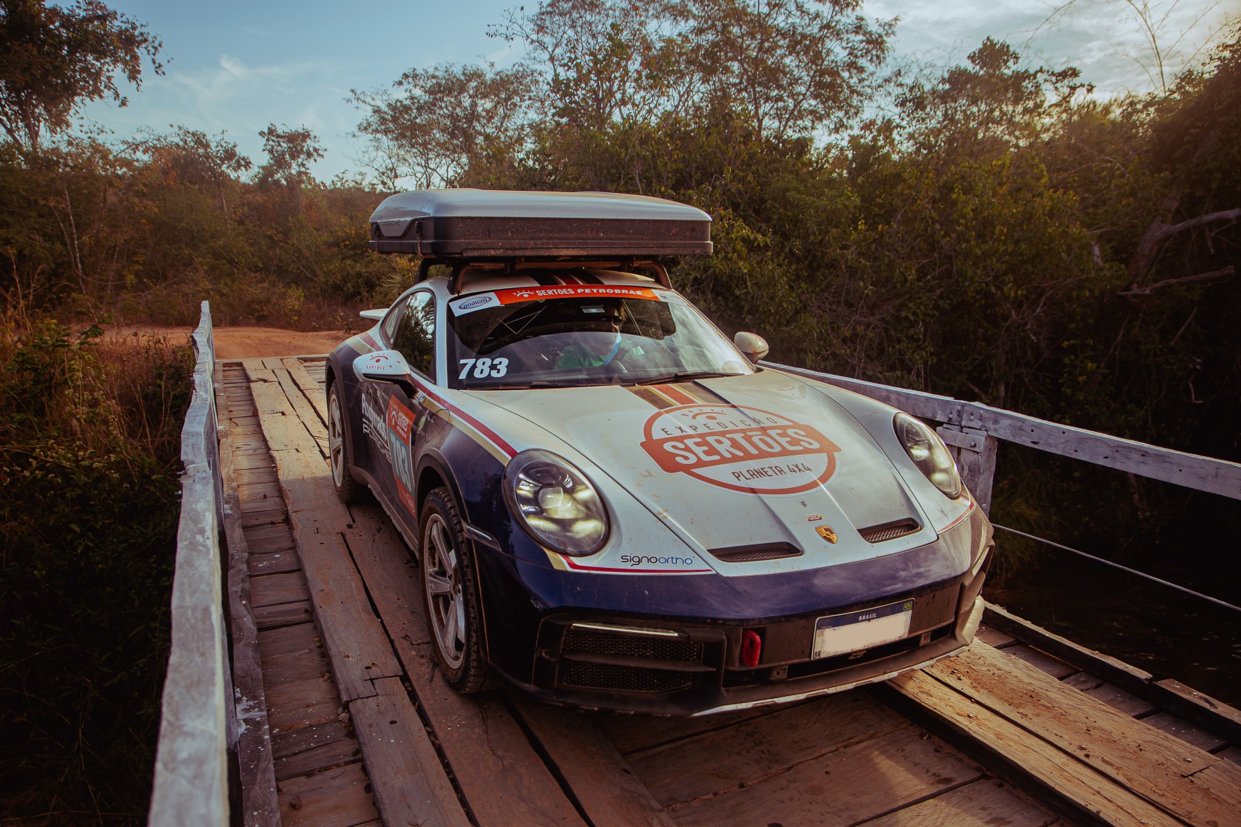 911 Dakar foi o primeiro Porsche a participar do Rally dos Sertões