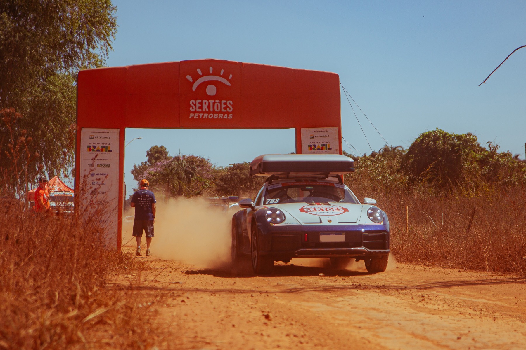 911 Dakar foi o primeiro Porsche a participar do Rally dos Sertões