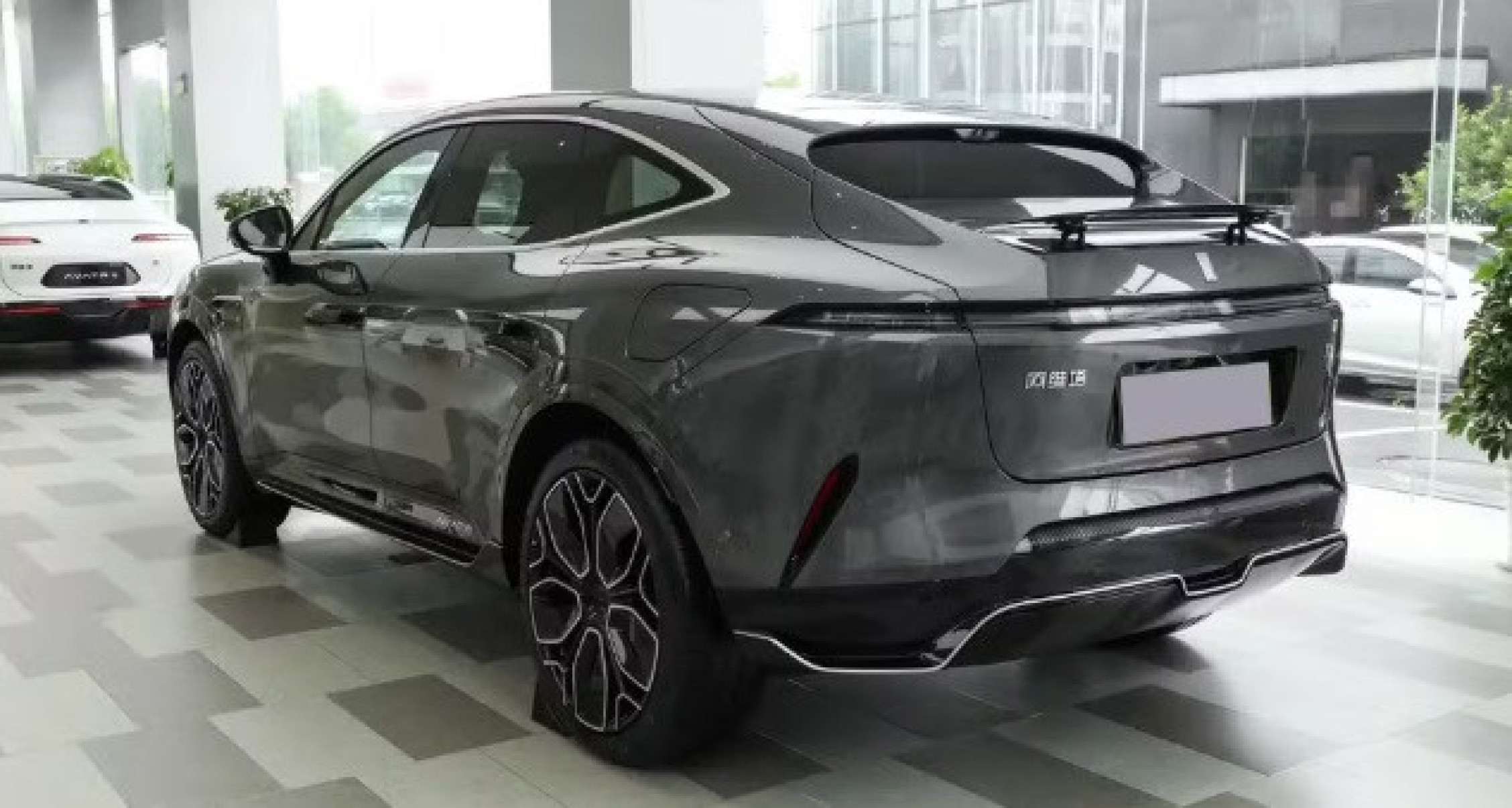 Changan Avatr 11 traseira 