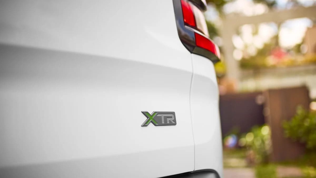 Versão XTR terá emblemas especiais com detalhe em verde