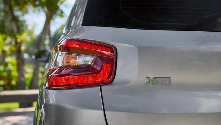 Além do emblema, versão XTR parece contar com adesivos na coluna C, similar à versão You!