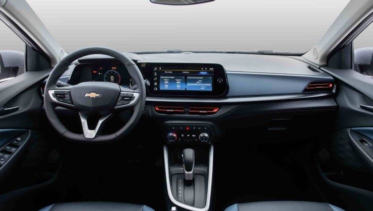 Na parte interior, novo cockpit virtual com painel de instrumentos digital de 8 polegadas e a central multimídia com tela de 11 polegadas
