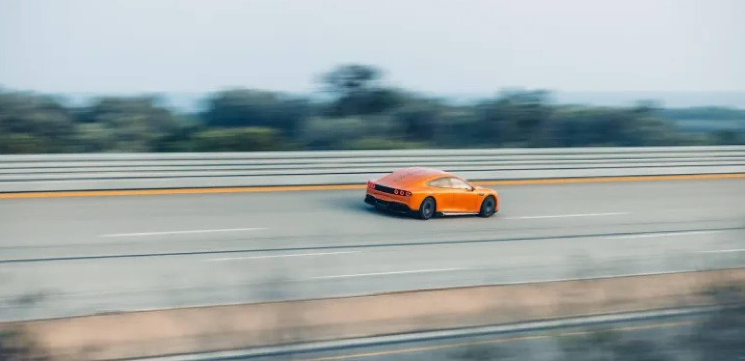 Mercedes-AMG GT XX percorreu mais de 40 mil km em menos de oito dias 