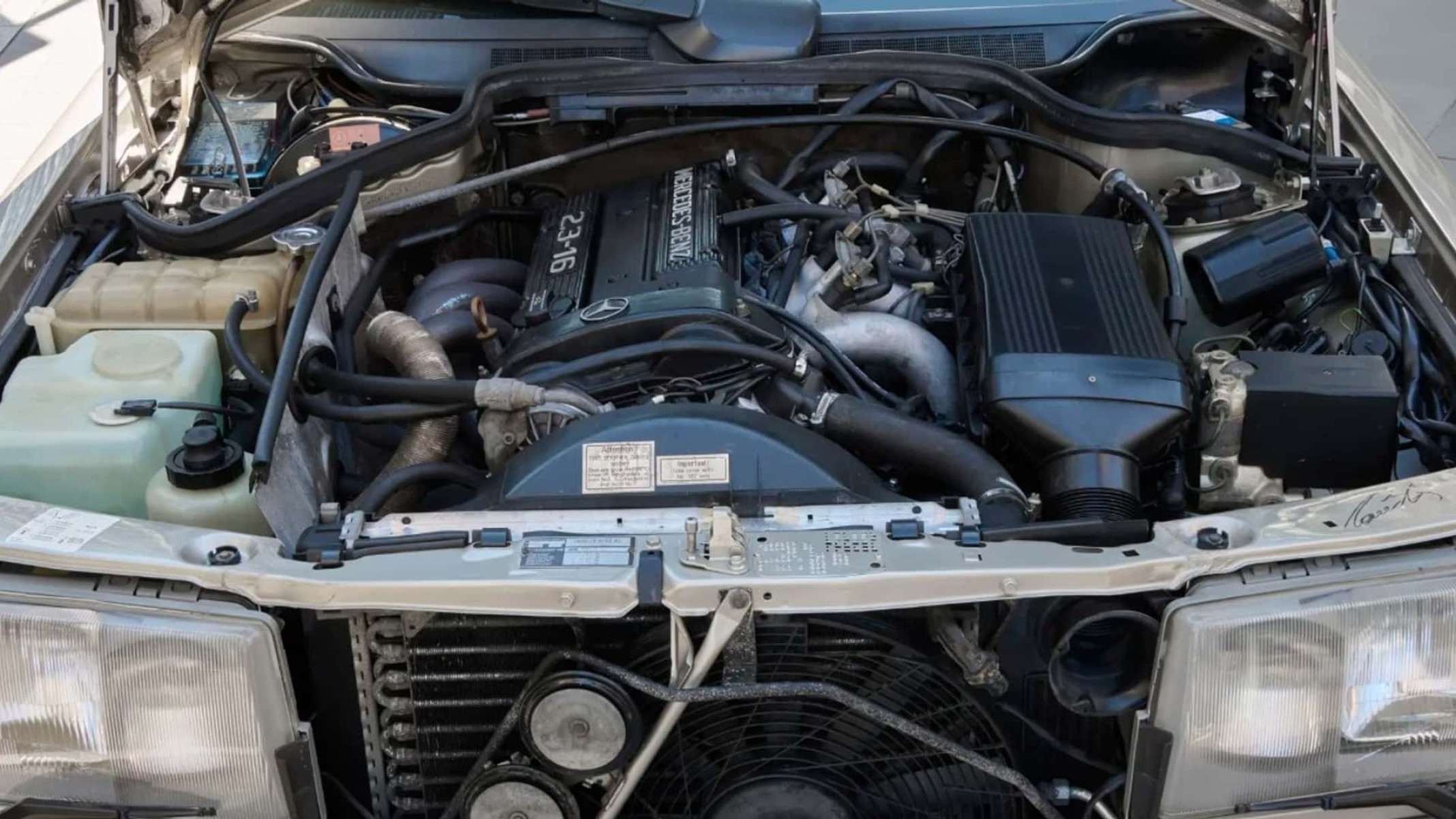 Mercedes-Benz 190 E foi comprado por Ayrton Senna em 1985 na Alemanha