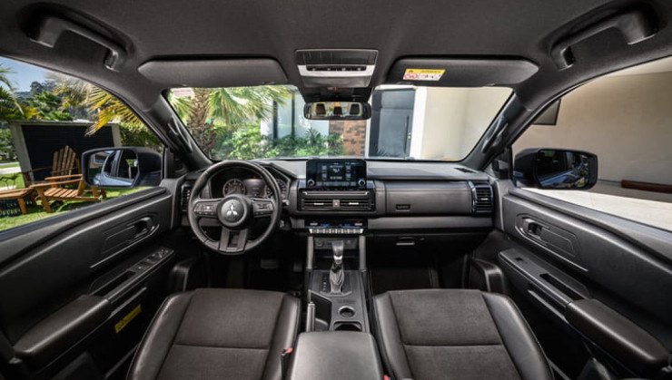 Interior da versão Tarmac traz acabamento exclusivo