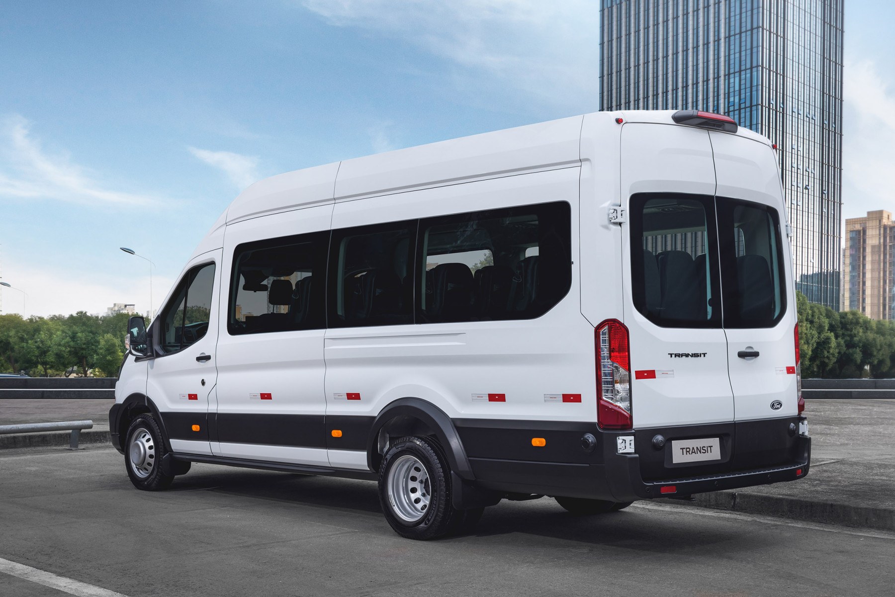 Ford Transit está completando 60 anos de história 