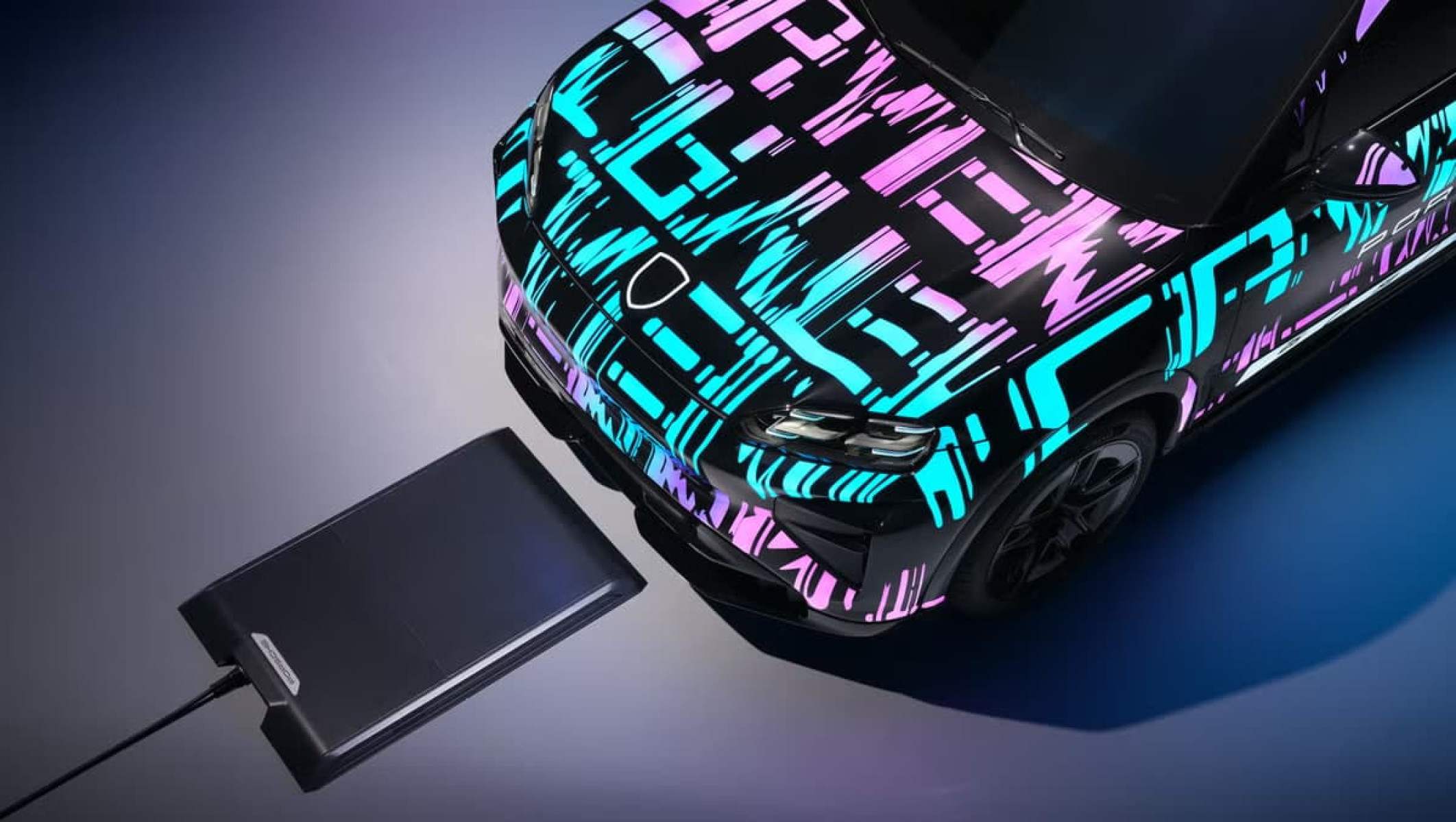 Novo Cayenne elétrico poderá ser carregado sem fio, como os celulares