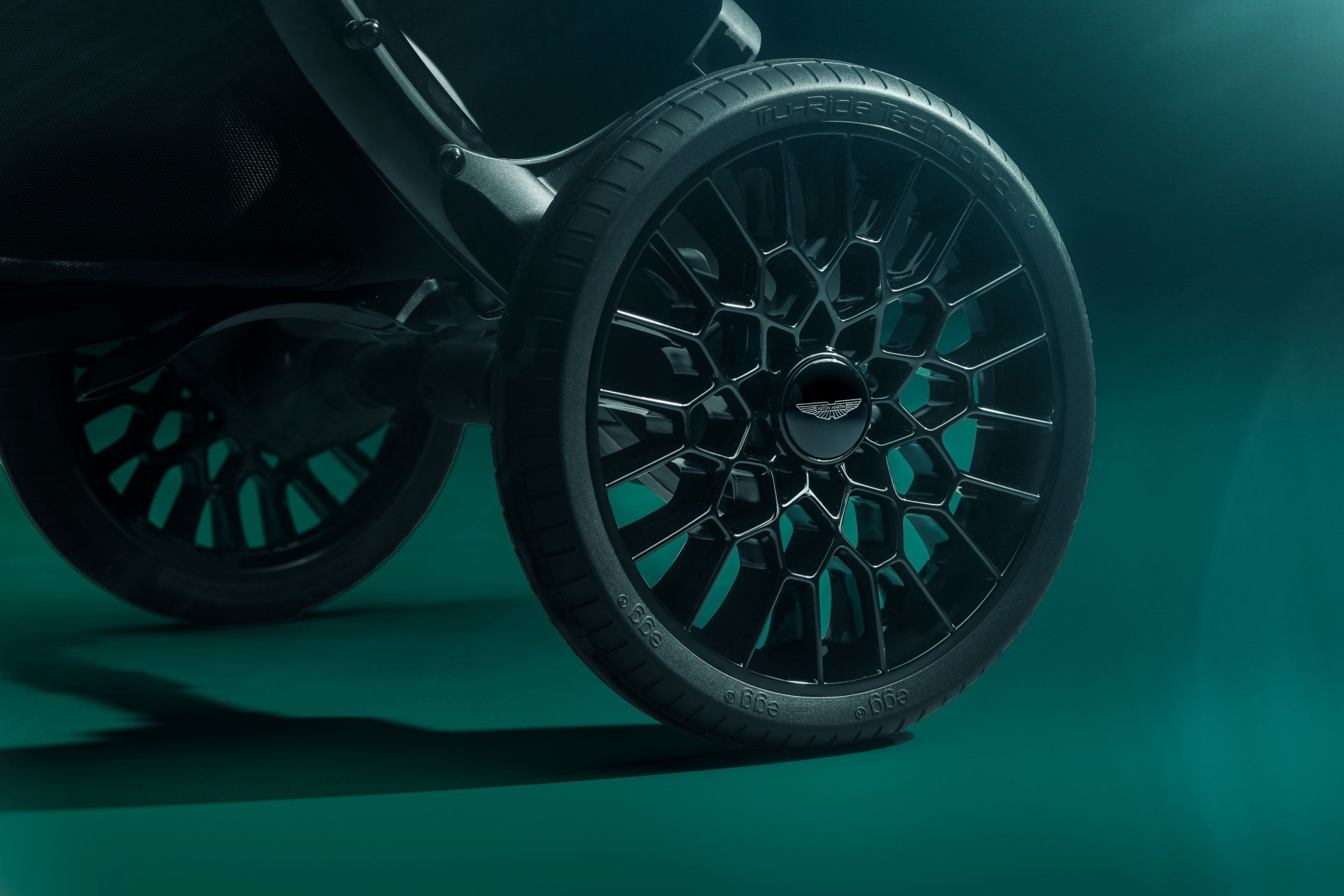 aston martin carrinho de bebe 
