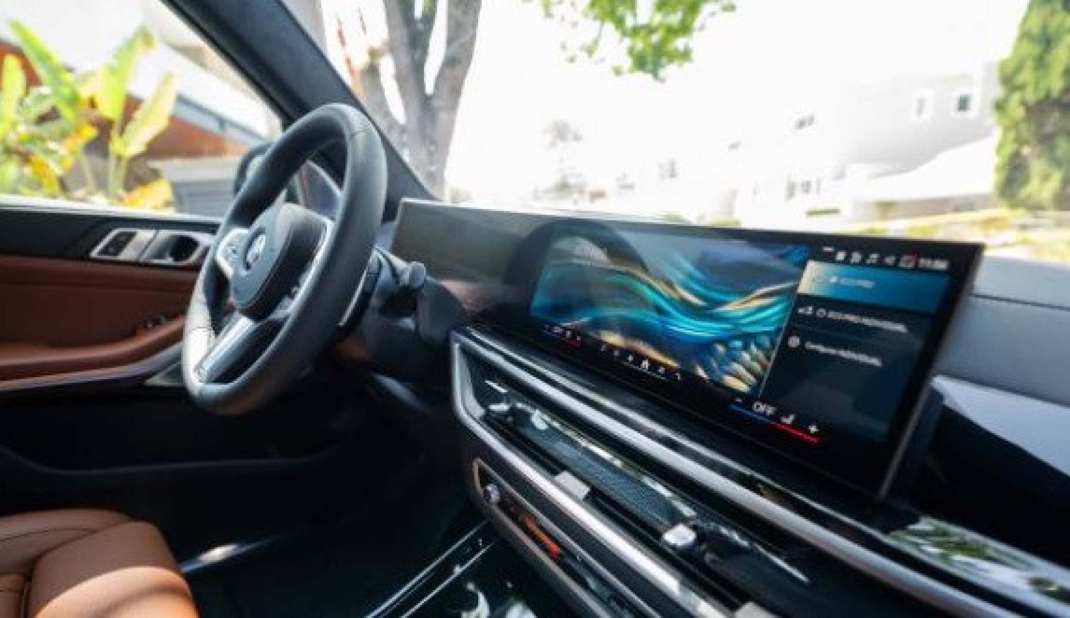 BMW X7 xDrive 40i M Sport tem motorização híbrida leve 