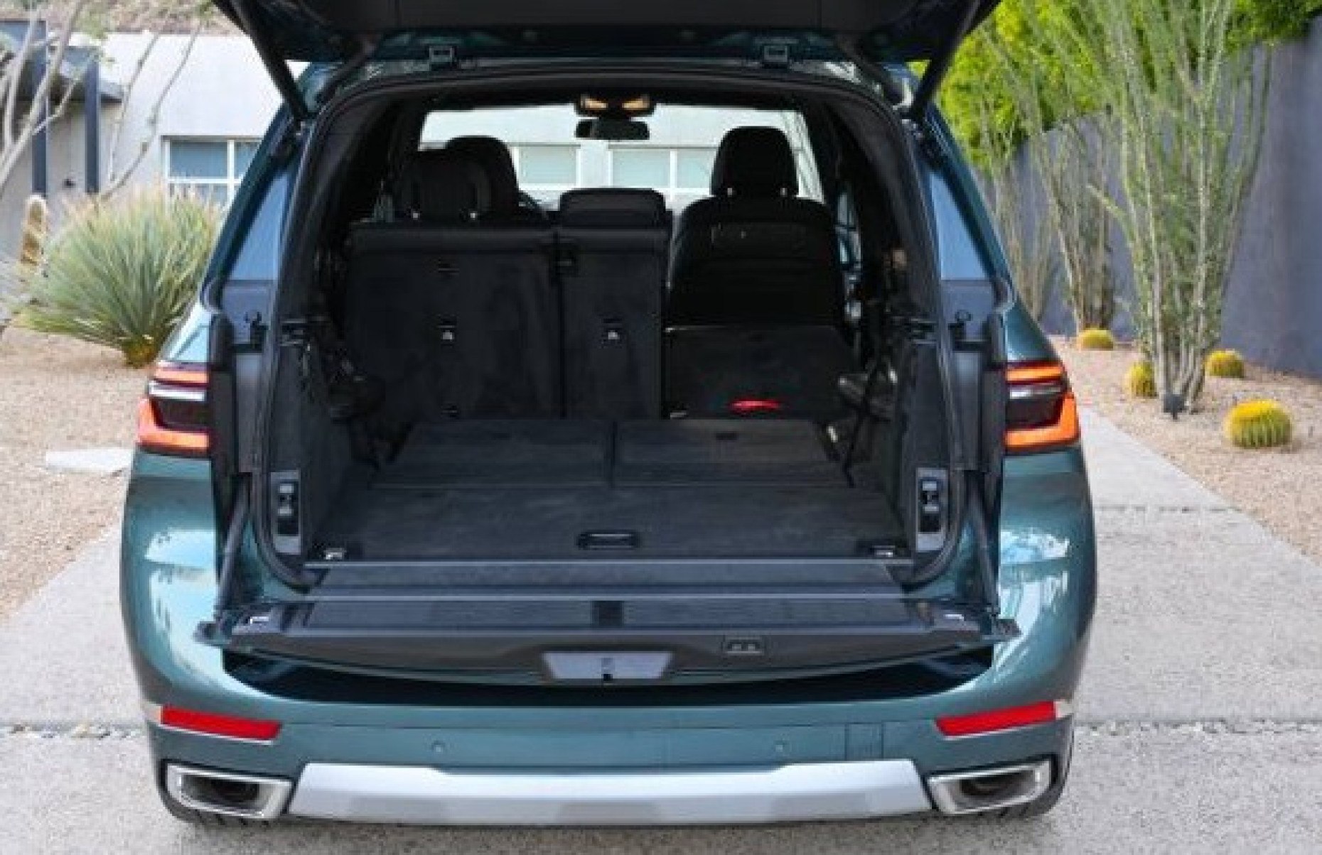 BMW X7 xDrive 40i M Sport tem motorização híbrida leve 