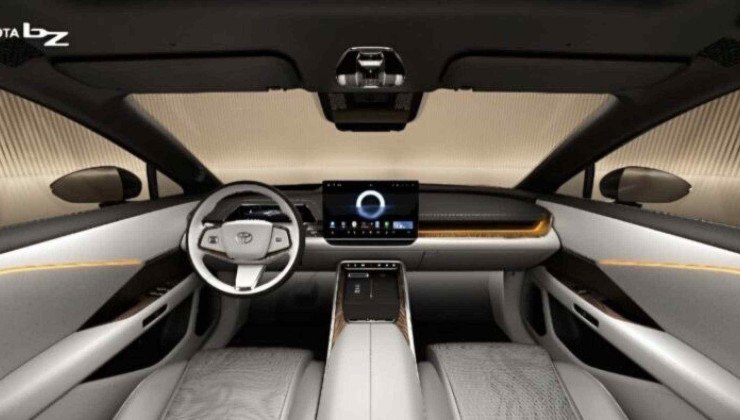 Toyota bZ7 tem interior minimalista e retrovisores inspirados nos modelos da Volvo