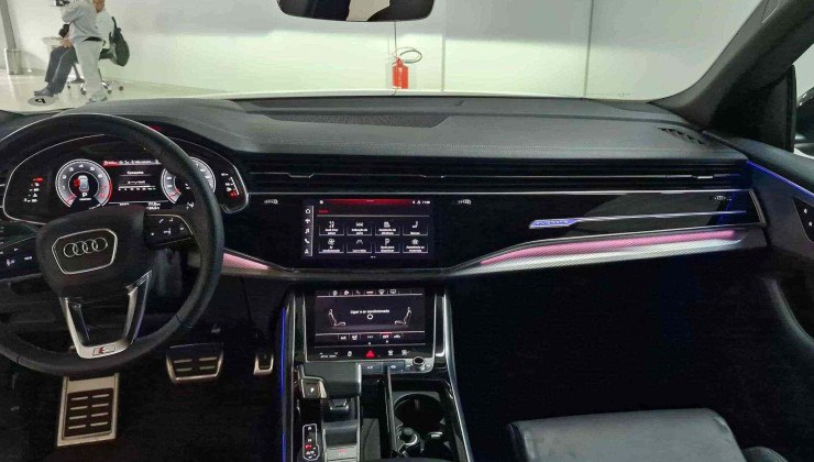 Audi Q8 Performance Black