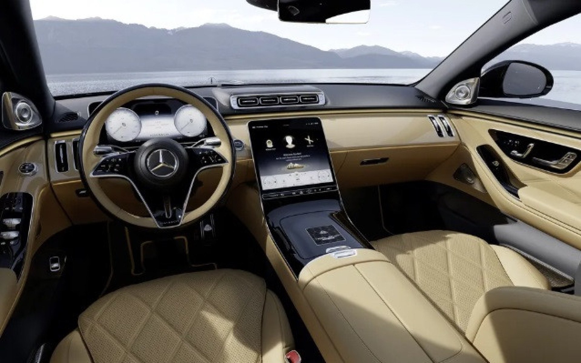 Interior do Mercedes-Maybach S680