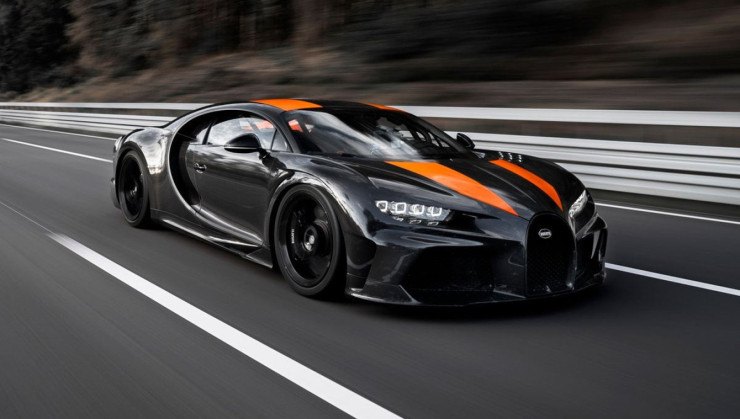O antigo detentor do recorde de carro de produção mais rápido do mundo, o Bugatti Chiron Super Sport 300+