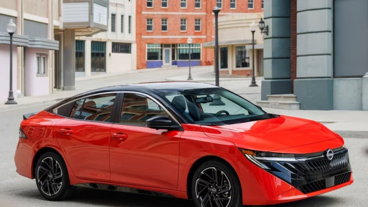 Novo Nissan Sentra 2026 apresente visual mais agressivo e moderno
