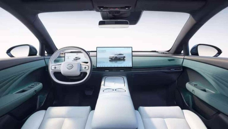 Interior do Nissan N7 é simples visualmente, mas tem até frigobar