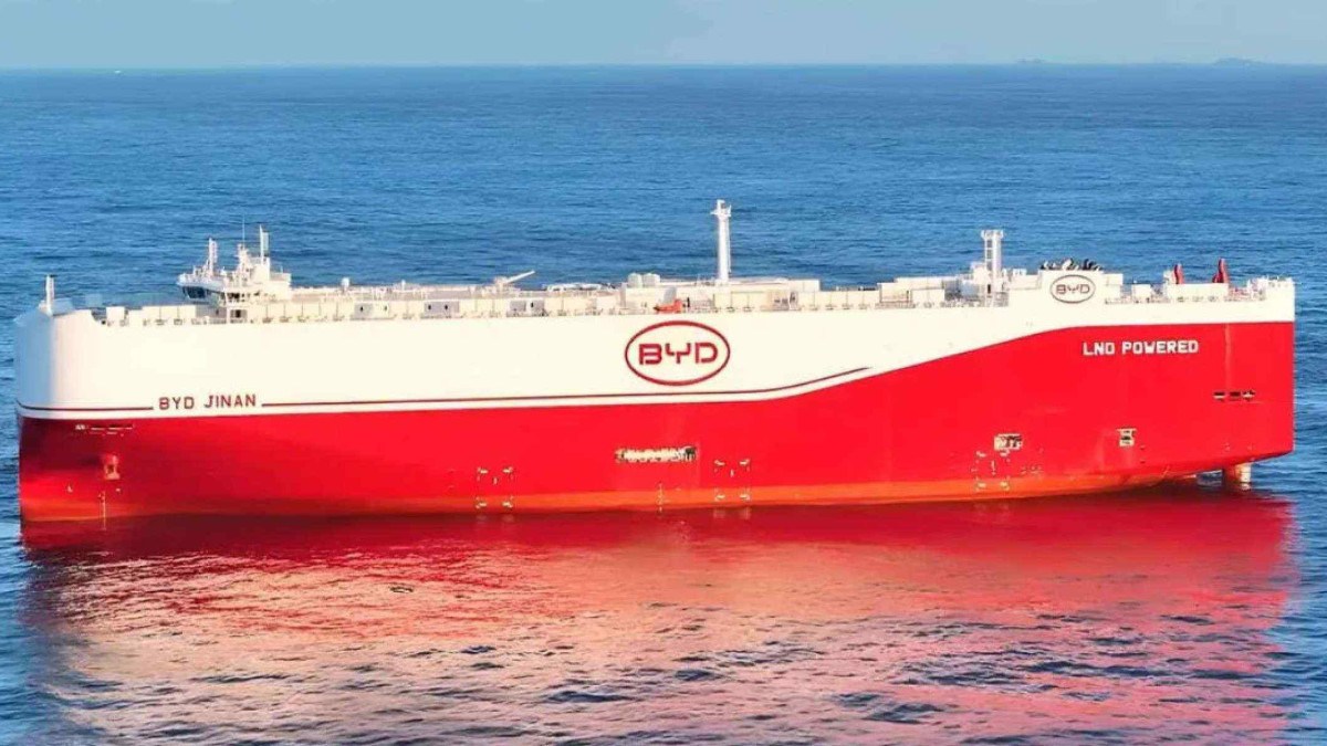 Novo navio da BYD, o Jinan tem capacidade para levar até 9.200 carros 
