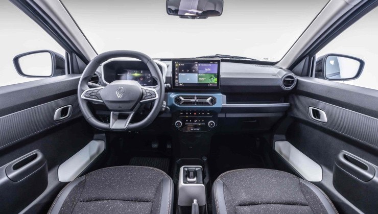 Interior é completamente diferente do modelo a combustão