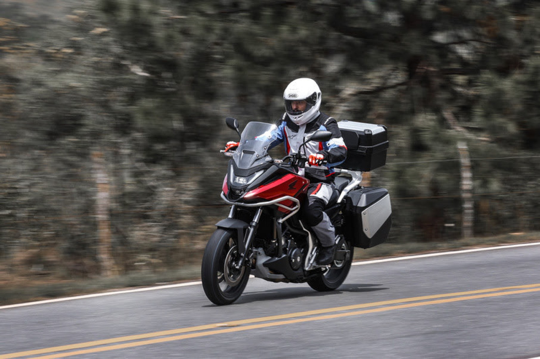 Honda NC750X 2026 tem novo visual e aposta em mais tecnologia