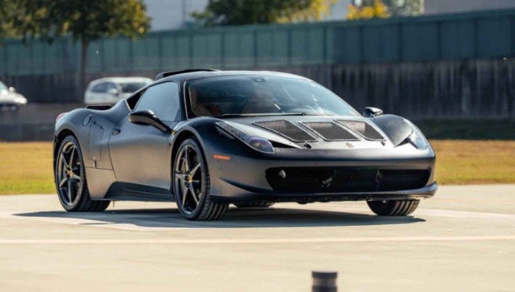 Protótipo da Ferrari LaFerrari de frente  -  (crédito: Reprodução/RM Sotheby's)