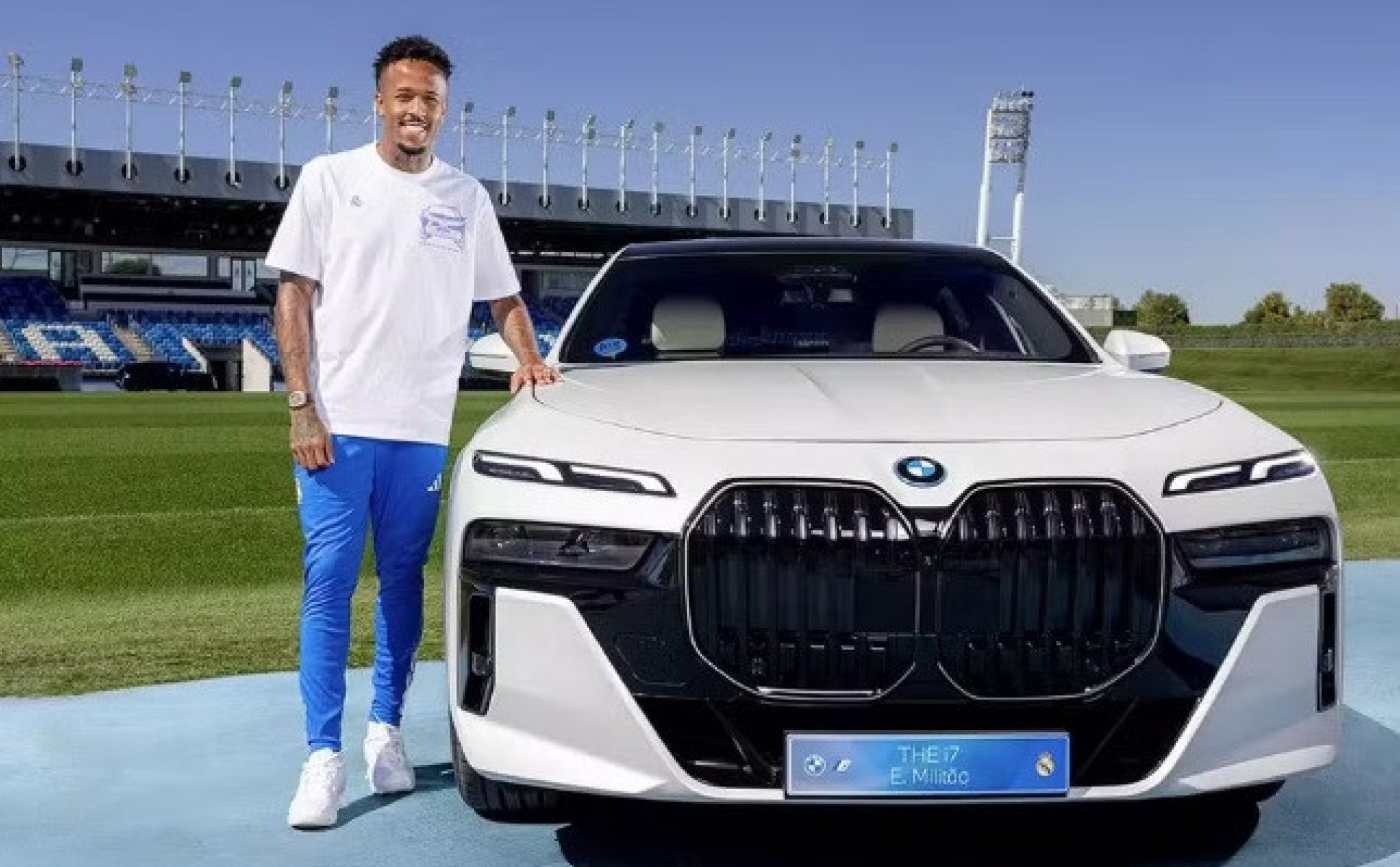 Jogadores do Real Madrid foram presentados pela BMW com carros de luxo
