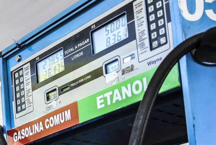 Petrobras anuncia redu&ccedil;&atilde;o no pre&ccedil;o da gasolina