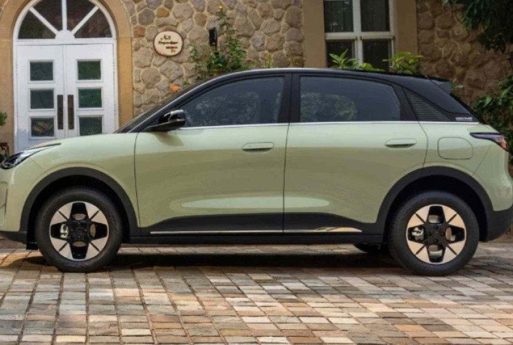 Geely EX2 &eacute; compacto 100% el&eacute;trico