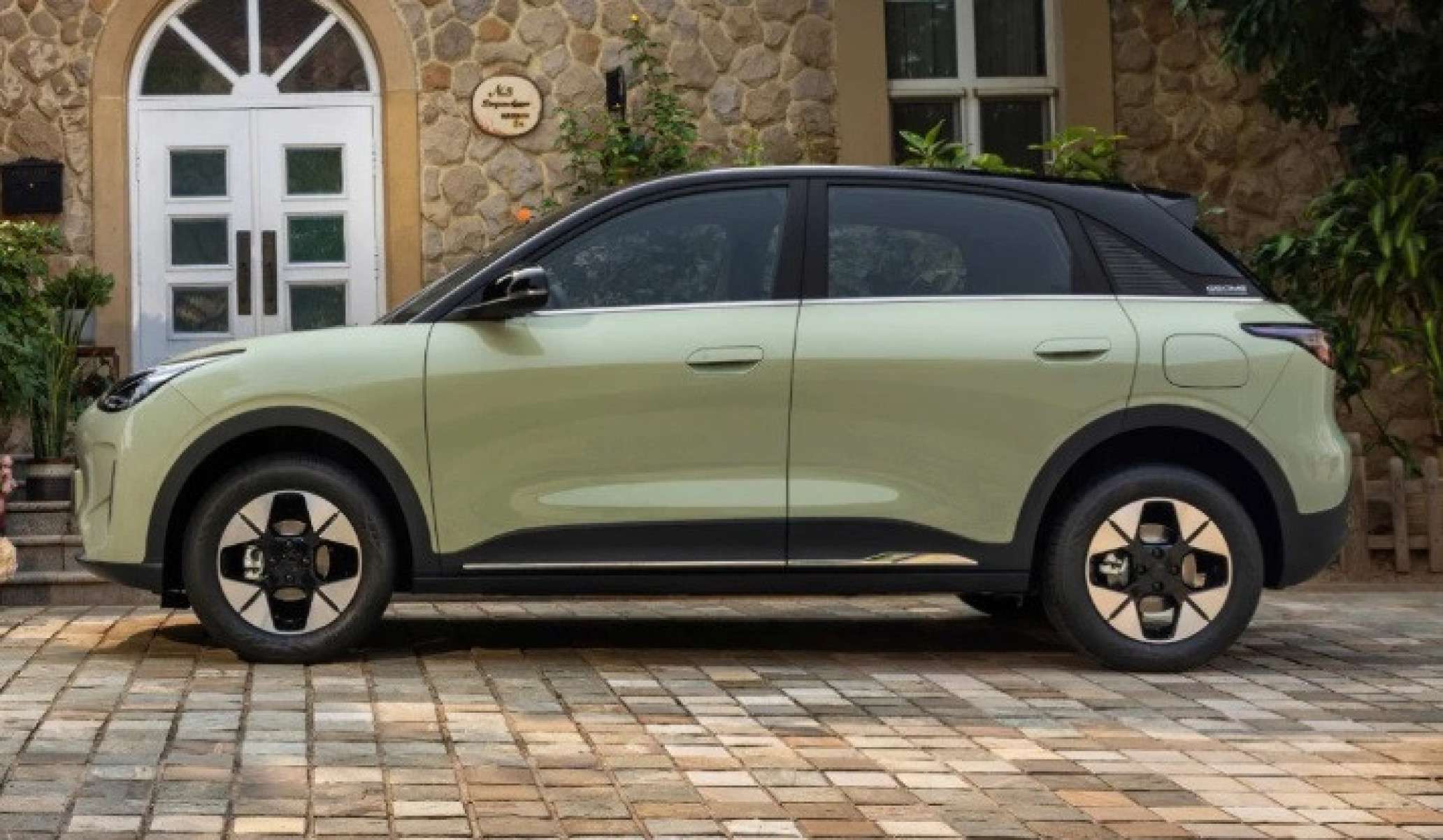 Geely EX2 é compacto 100% elétrico