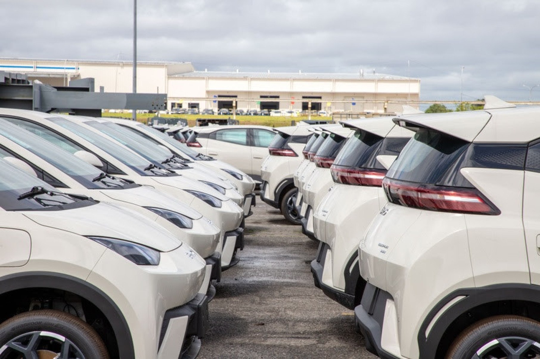 BYD faz primeiro carregamento de veículos montados na fábrica de Camaçari (BA)
