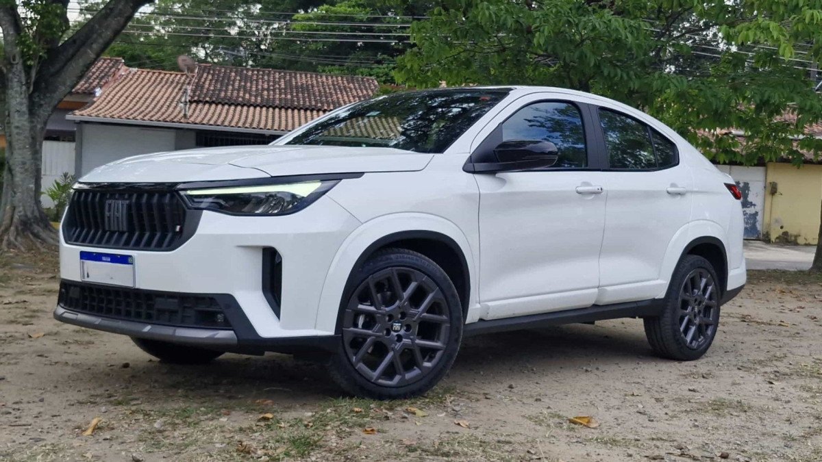 Fiat Fastback Impetus Hybrid 2026 ganhou atualizações visuais na grade e para-choque