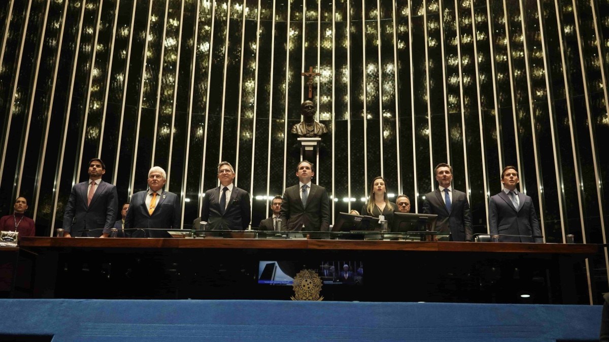 Cerimônia de homenagem à GM do Brasil no Congresso