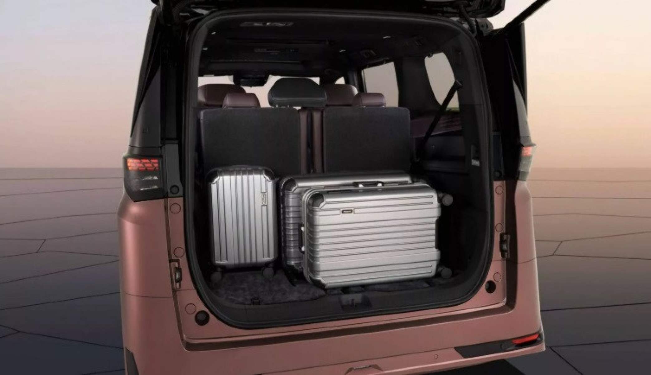 Novo Nissan Elgrand foi apresentado no Japão nesta quarta-feira (29)