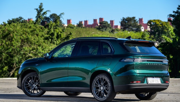 O C10 conta com sete airbags (incluindo um central entre os bancos dianteiros).