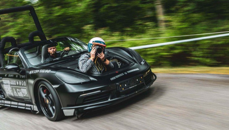 Modelo consegue acompanhar principais modelos da marca em sessões de fotos -  (crédito: Divulgação)