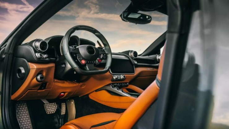 Interior da Ferrari GTC4 Lusso