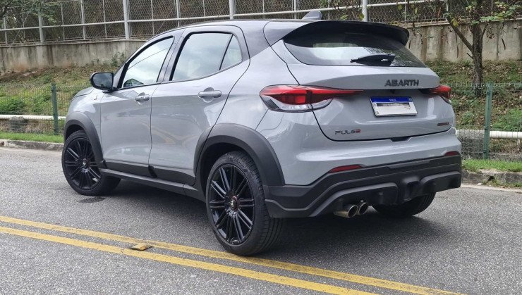 Difusor traseiro e rodas de 18 polegadas dão outra identidade ao Pulse