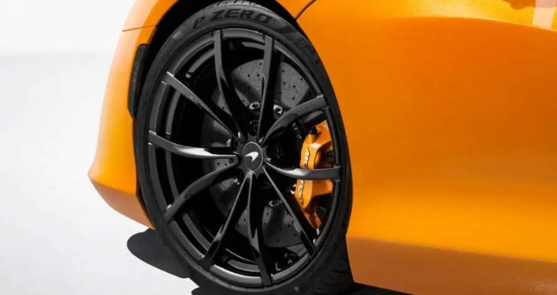 Primeiro SUV da McLaren será híbrido e já tem data de lançamento