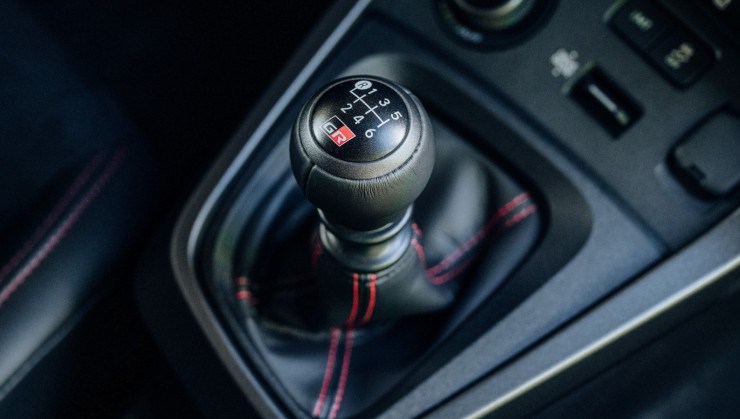C&acirc;mbio manual de seis marchas do Yaris GR -  (crédito: Toyota/Divulga&ccedil;&atilde;o)