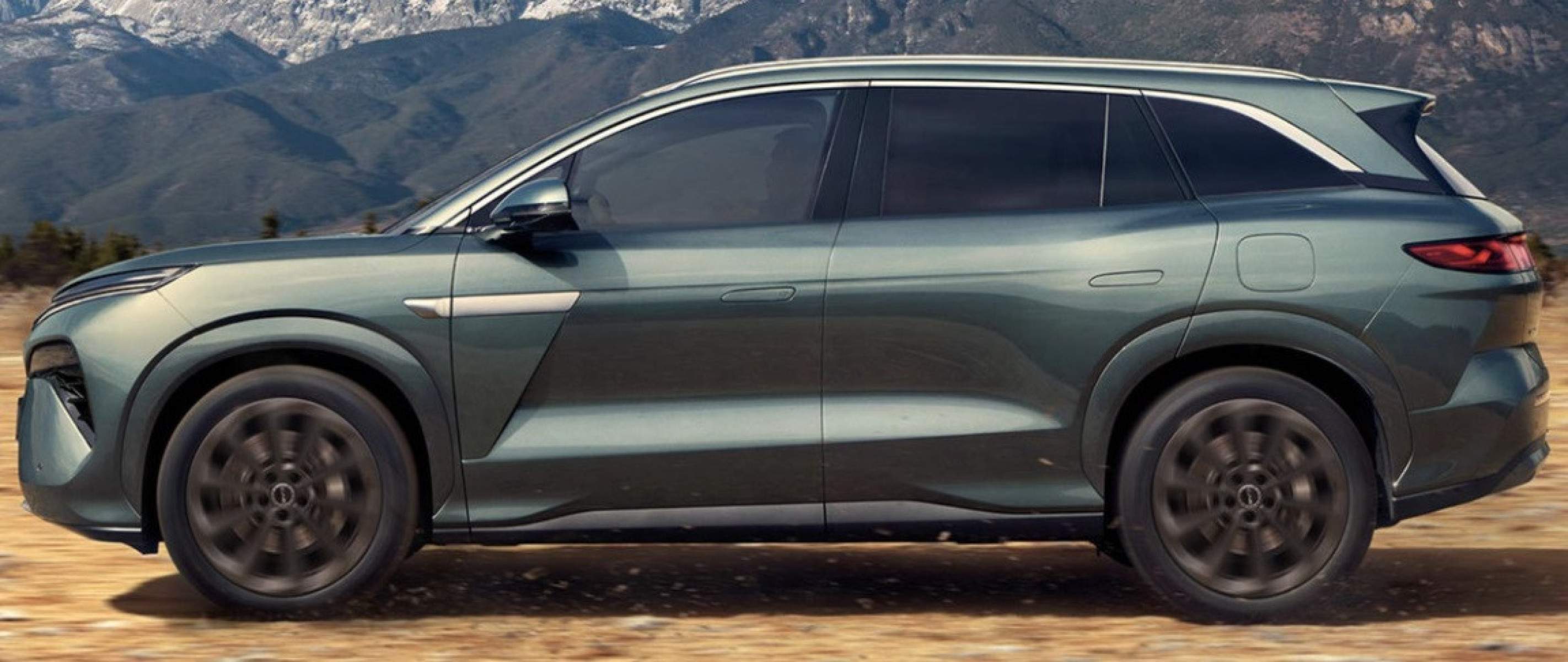 BYD Atto 8 chega ao Brasil em 2026