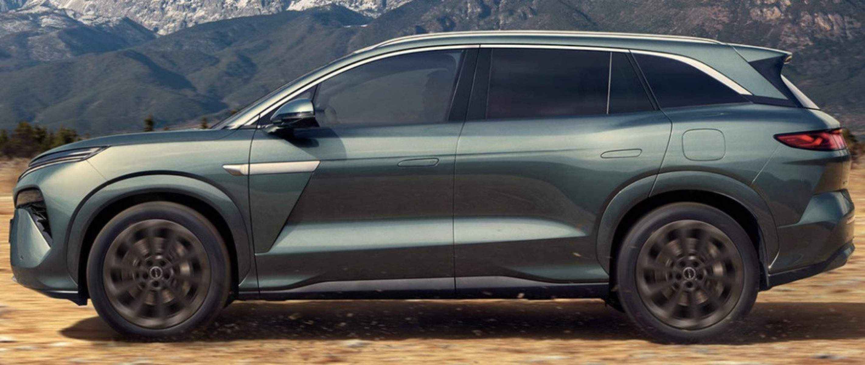 BYD Atto 8 chega ao Brasil em 2026