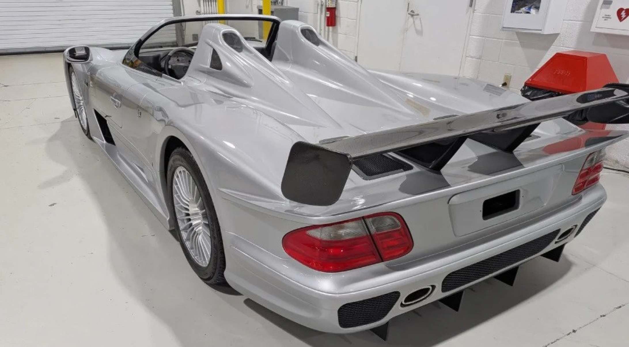 Mercedes CLK GTR branca