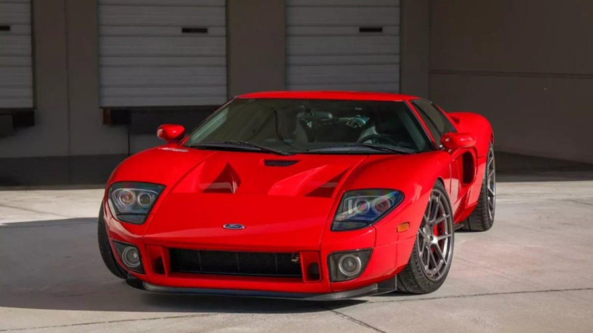 Ford GT 2005 do falecido ator Paul Walker será leiloado na Califórnia