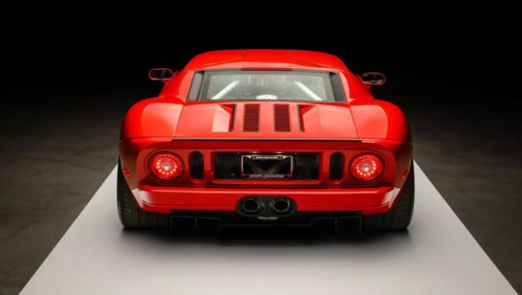 O exemplar é na cor vermelha Mark IV, um dos 14 exemplares existentes com essa pintura 