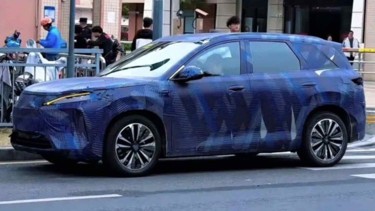 BYD Yuan Max foi visto rodando em fase de testes na China