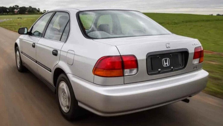 1996 &eacute; o &uacute;ltimo ano do Civic importado, que passou a ser montado no Brasil j&aacute; em 1997